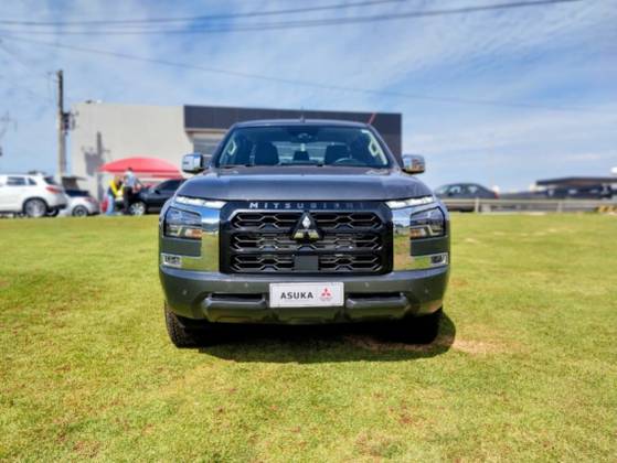 MITSUBISHI TRITON 2.4 BITURBO DIESEL CD HPE-S 4X4 AUTOMÁTICO MITSUBISHI TRITON 2.4 BITURBO DIESEL CD HPE-S 4X4 AUTOMÁTICO